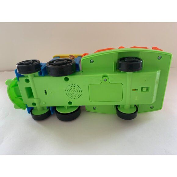 Little People Fisher Price Choo Choo Train With Conductor Makes Sounds See Video - Picture 11 of 11